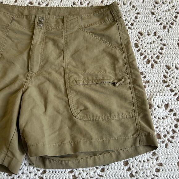 Women’s Bimini Bay Outfitters Performance Wear Sz 16 Khaki Shorts - Picture 3 of 8